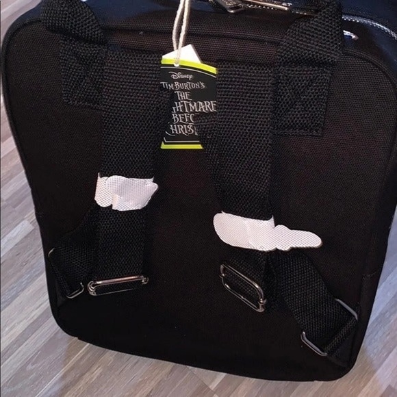 SOLD LOUNGEFLY DISNEY nightmare before Christmas - Picture 4 of 8